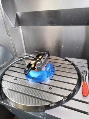 دقيقي بالا خود محور و 4 سوراخ دستي تثبيت برای 5 محور CNC کار با 96 سري