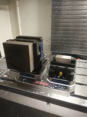 0.005 میلی متر ماشین نقطه صفر کار فولاد سخت 22KN نیروی قفل آلومینیوم