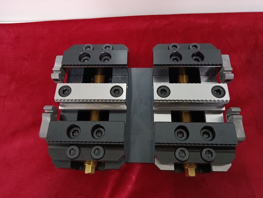 CNC ماشین آسیاب افقی Vise 0.02mm 4 محور مبادله دستی