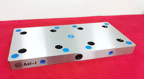 تجهیزات محور پشتیبانی شده 3/4/5 محور CNC کار با دقت تکرار 0.005 میلی متر